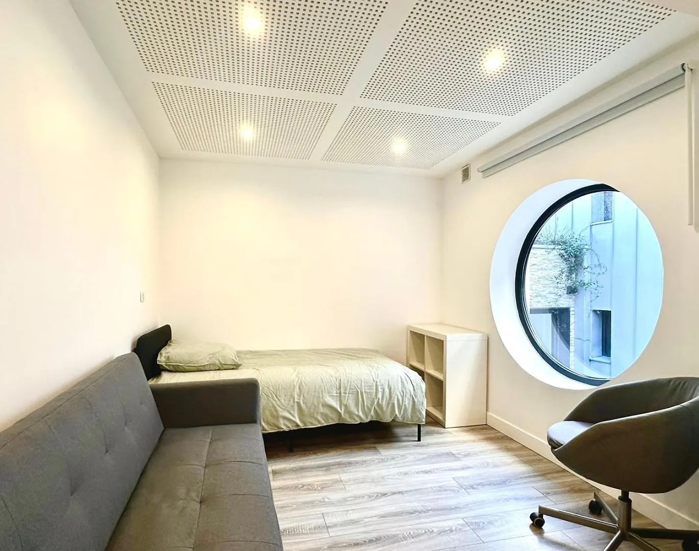 Holiday home Maison De Verdure Proche De Paris Bagneux  France